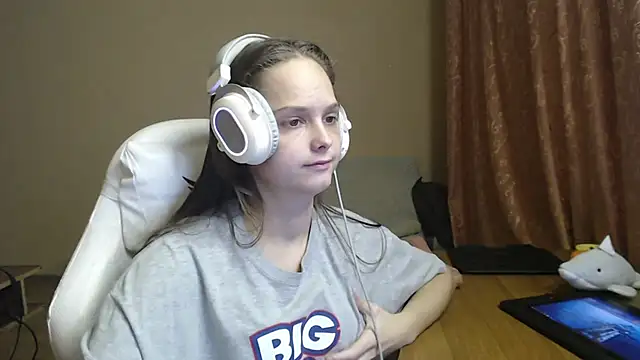 Snapshot of SharybbFace chatting on October 4, 2025, 5:14 pm SharybbFace online show from October 4, 2025, 5:14 pm