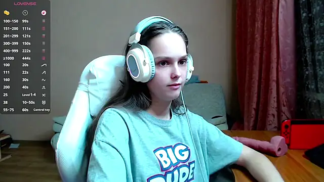 Snapshot of SharybbFace chatting on October 28, 2025, 3:55 pm SharybbFace online show from October 28, 2025, 3:55 pm