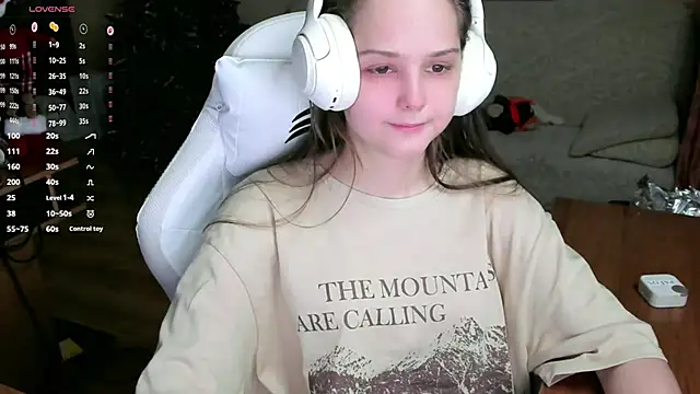 Snapshot of SharybbFace chatting on November 28, 2025, 3:12 pm SharybbFace online show from November 28, 2025, 3:12 pm