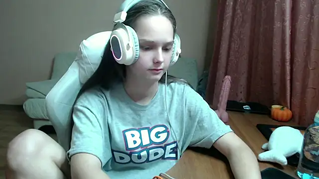 Snapshot of SharybbFace chatting on October 9, 2025, 3:01 pm SharybbFace online show from October 9, 2025, 3:01 pm