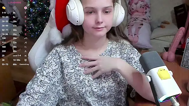 Snapshot of SharybbFace chatting on December 15, 2025, 3:18 pm SharybbFace online show from December 15, 2025, 3:18 pm