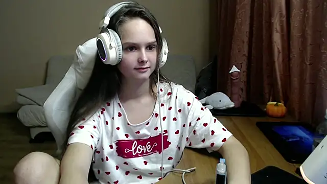 Snapshot of SharybbFace chatting on October 6, 2025, 3:24 pm SharybbFace online show from October 6, 2025, 3:24 pm