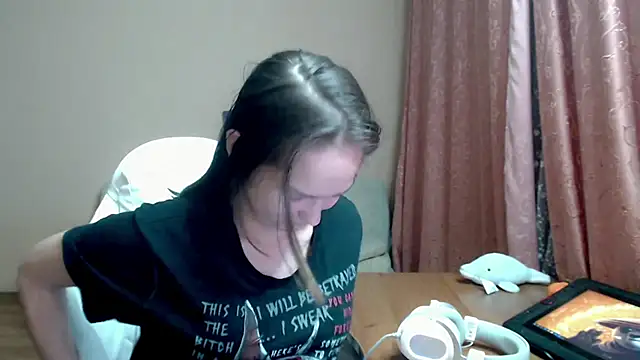 Snapshot of SharybbFace chatting on October 14, 2025, 3:23 pm SharybbFace online show from October 14, 2025, 3:23 pm