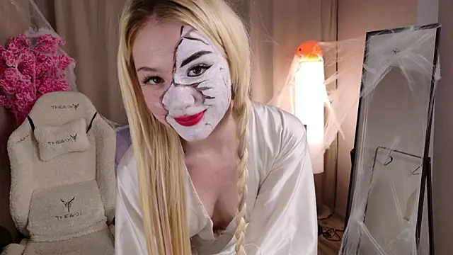 Flirty lee online show from October 30, 2025, 2:14 pm