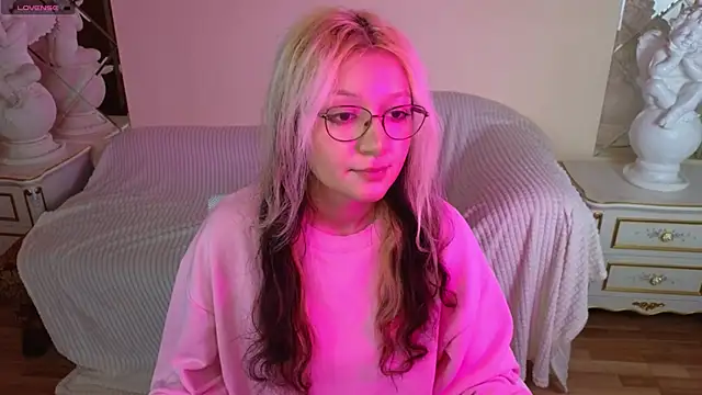 JuicyLullu online show from November 27, 2025, 11:21 am