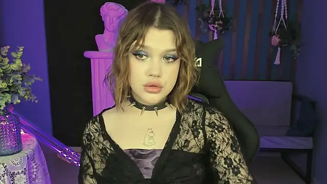 Snapshot of KiraRid chatting on September 19, 2025, 4:22 pm KiraRid online show from September 19, 2025, 4:22 pm