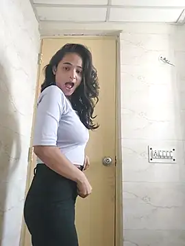 veronica 97 online show from November 6, 2025, 7:23 am