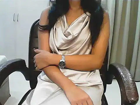 short girl  online show from November 20, 2025, 5:02 pm