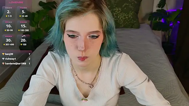 Snapshot of MorgyAsuna_ chatting on October 10, 2025, 8:42 pm MorgyAsuna online show from October 10, 2025, 8:42 pm