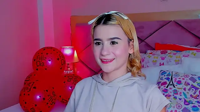 ChloeLaurentt online show from February 18, 2026, 3:08 pm