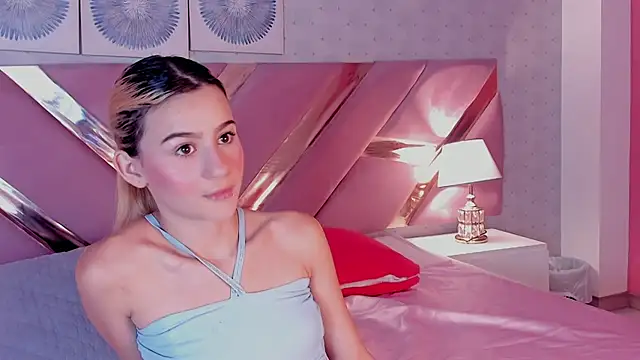 ChloeLaurentt online show from November 3, 2025, 8:34 pm