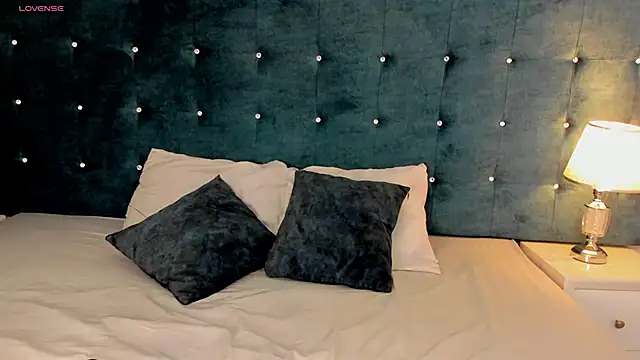 Snapshot of LiilyAdams chatting on November 25, 2025, 8:09 pm LiilyAdams online show from November 25, 2025, 8:09 pm