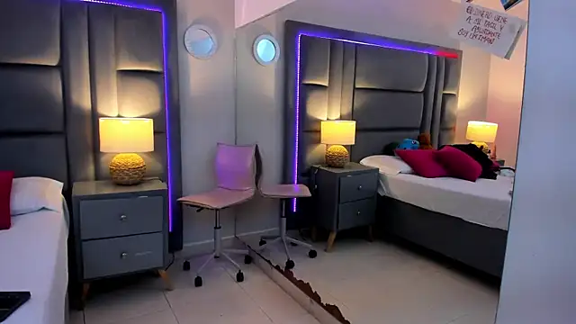 Snapshot of LaylaaDoll chatting on January 10, 2026, 5:52 pm LaylaaDoll online show from January 10, 2026, 5:52 pm