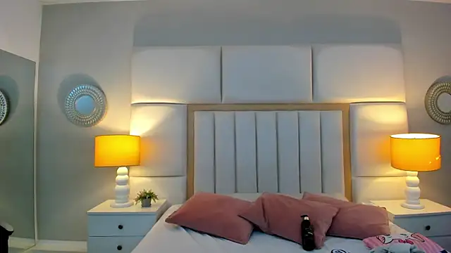 Snapshot of LaylaaDoll chatting on November 17, 2025, 5:50 pm LaylaaDoll online show from November 17, 2025, 5:50 pm