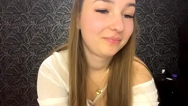 Snapshot of GemmaGunter chatting on November 25, 2025, 8:20 pm GemmaGunter online show from November 25, 2025, 8:20 pm