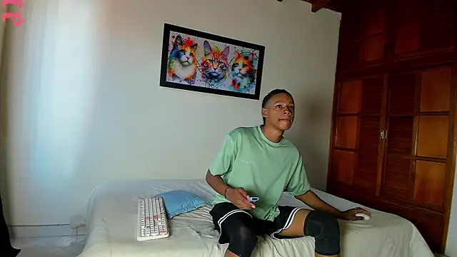 Snapshot of jordan_mm420 chatting on November 17, 2025, 6:56 pm jordan mm420 online show from November 17, 2025, 6:56 pm