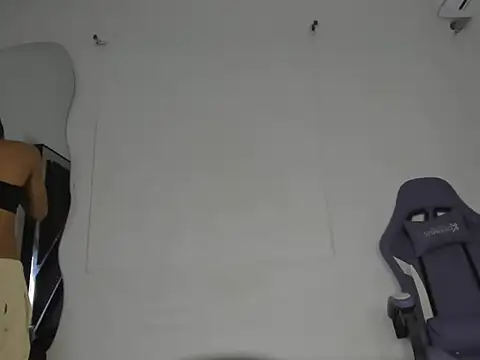 angelkyraasm online show from March 19, 2026, 12:49 pm