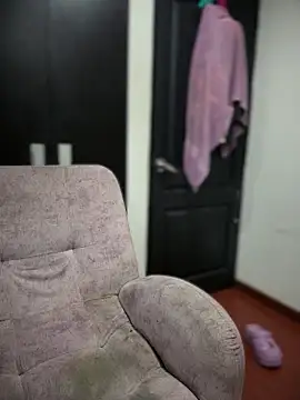 Snapshot of Isabella-Teen chatting on November 11, 2025, 12:27 am Isabella-Teen online show from November 11, 2025, 12:27 am