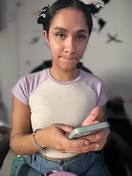 Snapshot of Isabella-Teen chatting on May 11, 2026, 1:23 pm Isabella-Teen online show from May 11, 2026, 1:23 pm