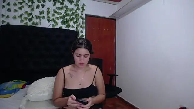 isabel 09 online show from November 8, 2025, 3:37 pm