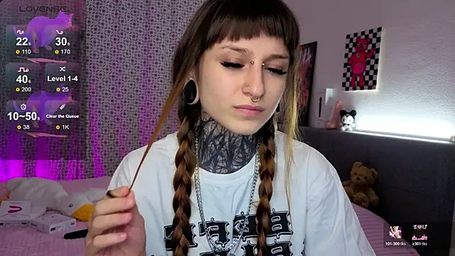 LilithPoison online show from December 19, 2025, 6:10 pm