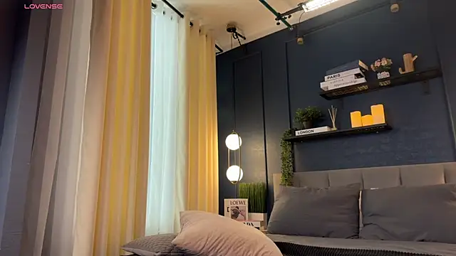 AdriaNochi online show from April 10, 2026, 7:15 am