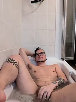 cruiserpup online show from October 27, 2025, 4:19 pm