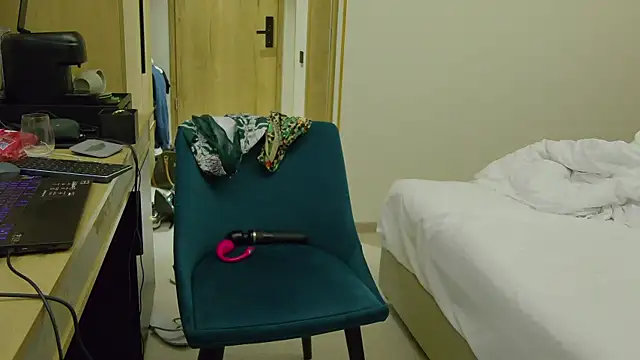 Snapshot of LustfulSin_ chatting on November 1, 2025, 10:14 pm LustfulSin online show from November 1, 2025, 10:14 pm