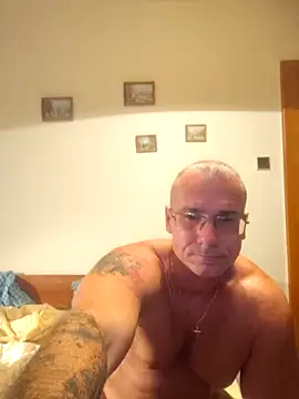 Snapshot of chcem1975 chatting on September 23, 2025, 9:11 pm chcem1975 online show from September 23, 2025, 9:11 pm