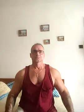 Snapshot of chcem1975 chatting on September 15, 2025, 11:43 am chcem1975 online show from September 15, 2025, 11:43 am