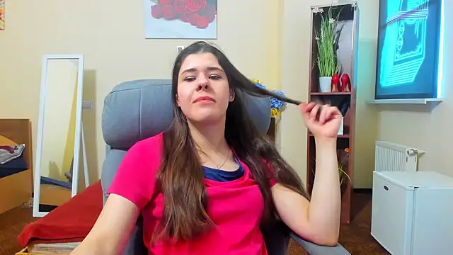 Snapshot of Joannia chatting on December 1, 2025, 8:26 am Joannia online show from December 1, 2025, 8:26 am