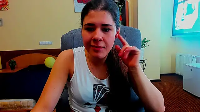 Snapshot of Joannia chatting on October 29, 2025, 8:13 am Joannia online show from October 29, 2025, 8:13 am