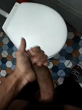 bold guy 1234 online show from April 9, 2026, 2:24 am