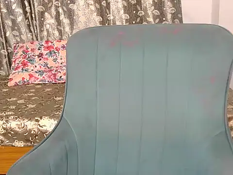 Snapshot of alaviya-19 chatting on March 6, 2026, 4:18 am alaviya-19 online show from March 6, 2026, 4:18 am