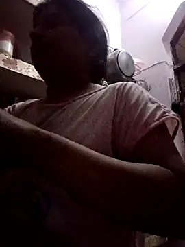 Snapshot of aliya-jaan71 chatting on November 4, 2025, 3:21 am aliya-jaan71 online show from November 4, 2025, 3:21 am