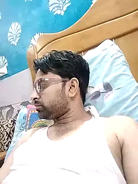 mohsin99272 online show from October 18, 2025, 4:31 pm