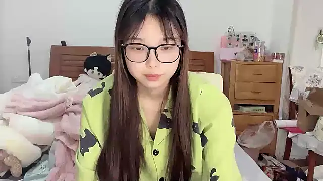 Snapshot of Akong11 chatting on November 29, 2025, 2:44 am Akong11 online show from November 29, 2025, 2:44 am