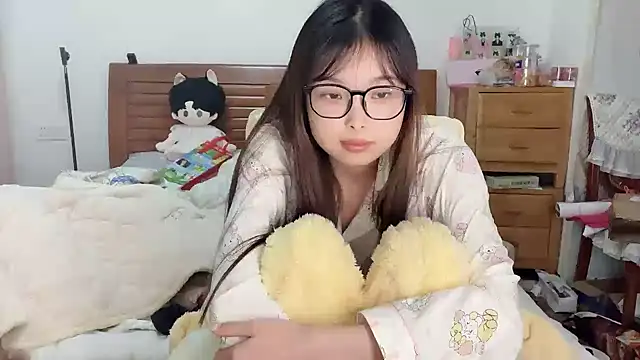 Snapshot of Akong11 chatting on December 4, 2025, 2:27 pm Akong11 online show from December 4, 2025, 2:27 pm