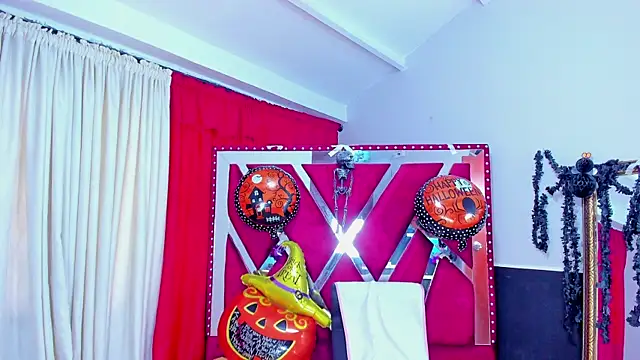 Luna021 1 online show from October 30, 2025, 7:55 pm