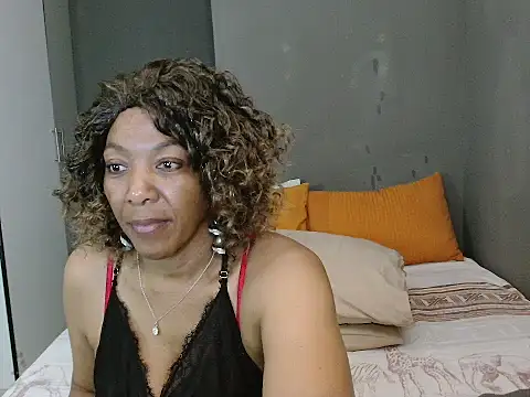 Snapshot of Lillyan_N chatting on October 28, 2025, 8:46 am Lillyan N online show from October 28, 2025, 8:46 am