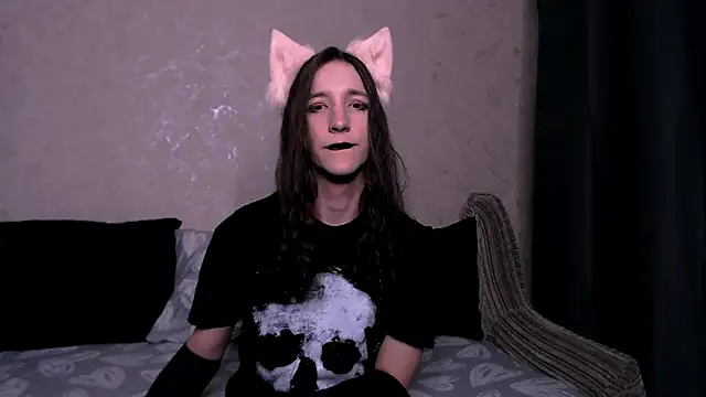 SilverMuse  online show from October 25, 2025, 11:05 pm