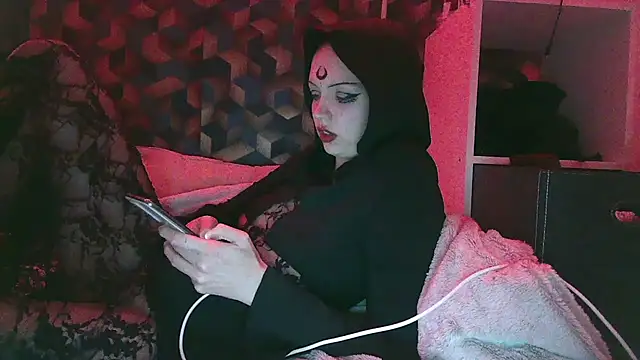 Snapshot of MaitresseMermaid chatting on October 31, 2025, 6:37 pm MaitresseMermaid online show from October 31, 2025, 6:37 pm