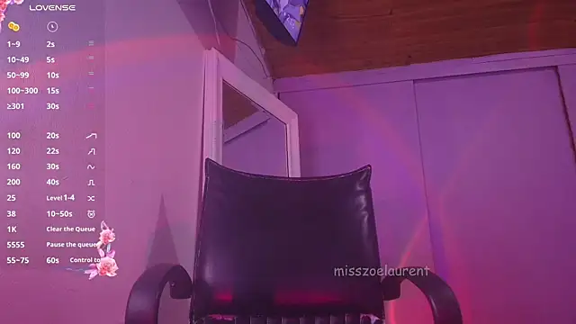 misszoelaurent online show from October 14, 2025, 7:58 pm