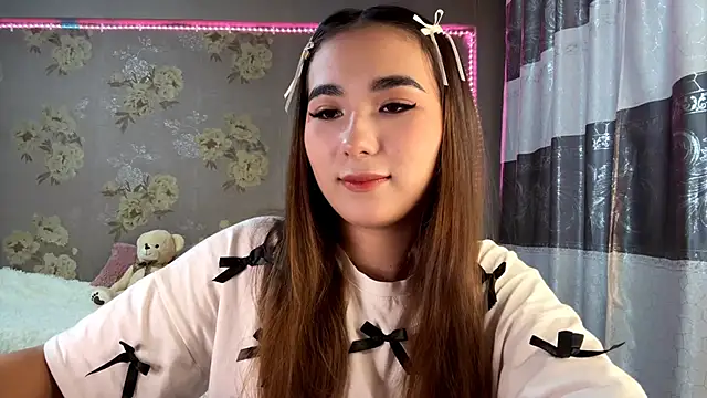 Snapshot of BahaiHeaven chatting on November 15, 2025, 8:18 am BahaiHeaven online show from November 15, 2025, 8:18 am