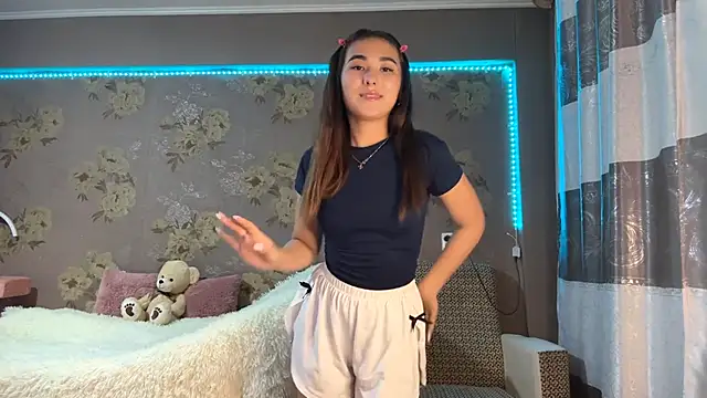 Snapshot of BahaiHeaven chatting on December 1, 2025, 12:06 pm BahaiHeaven online show from December 1, 2025, 12:06 pm