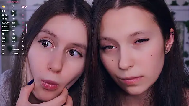 GabrielleLynchard online show from March 3, 2026, 9:44 pm