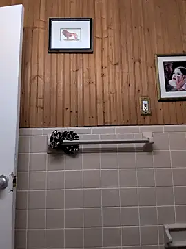 Snapshot of Clownboi17 chatting on November 26, 2025, 5:57 pm Clownboi17 online show from November 26, 2025, 5:57 pm