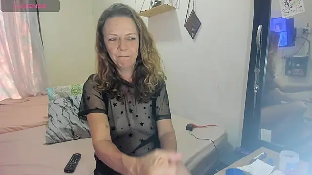 gloriablanco online show from October 19, 2025, 2:42 pm