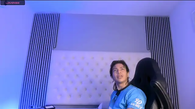 toji luxxer online show from November 26, 2025, 4:23 am