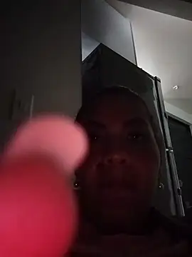 LaraStons online show from November 4, 2025, 10:46 pm